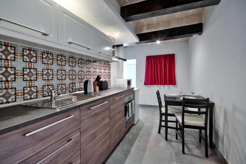 Vallettastay Old Lodge Apartment 7 Екстериор снимка